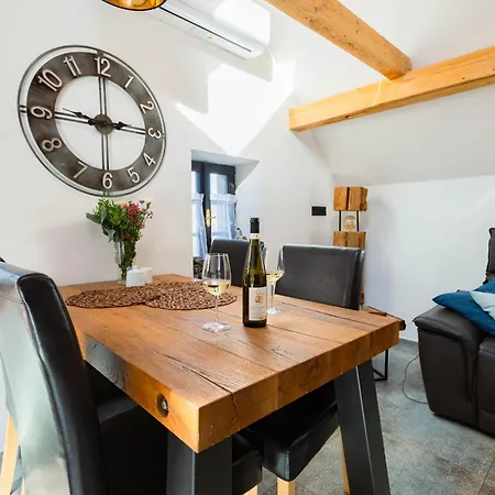 Apartment Podkrovni Stylovy Mezonetovy Kunratice (Usti nad Labem)