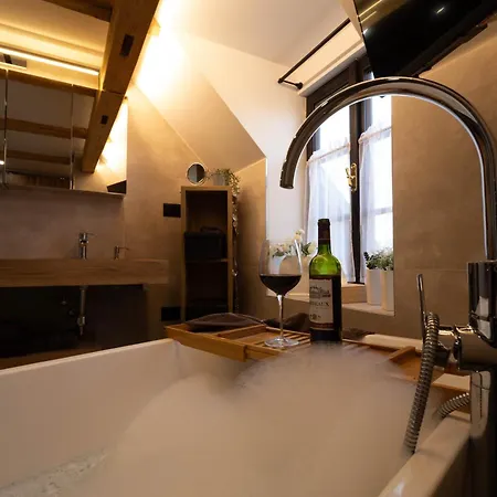 Podkrovni Stylovy Mezonetovy Apartment